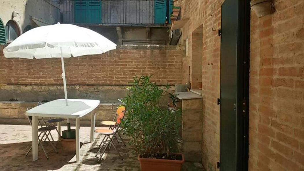 Casa Iolanda Apartment Siena Bagian luar foto